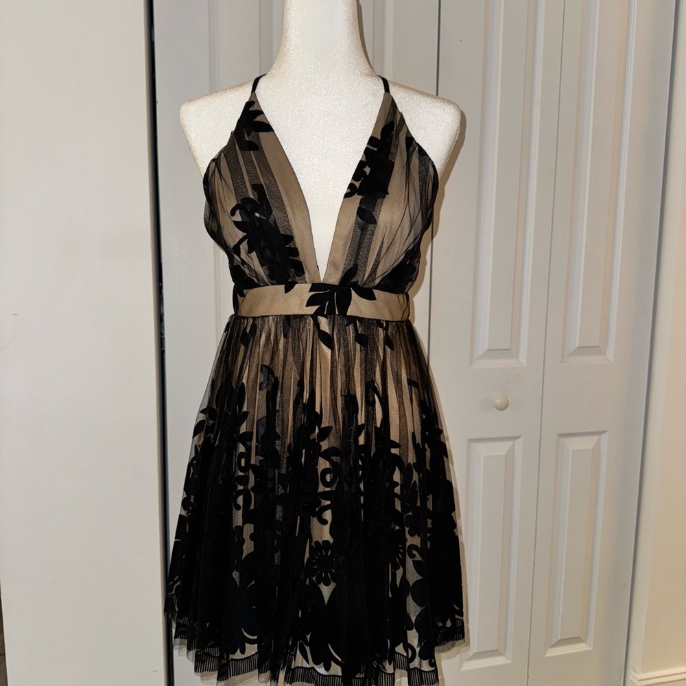 Luxxel Black and Tan Backless Dress